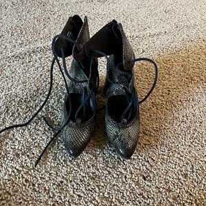 Women’s strapy heels with snake print bootie size 9